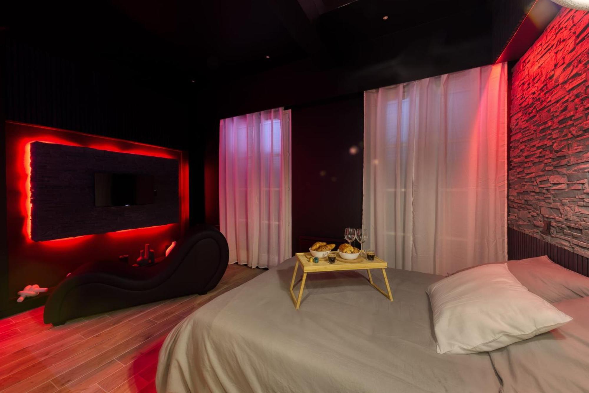 Suite Deluxe - Jacuzzi Melun Luaran gambar