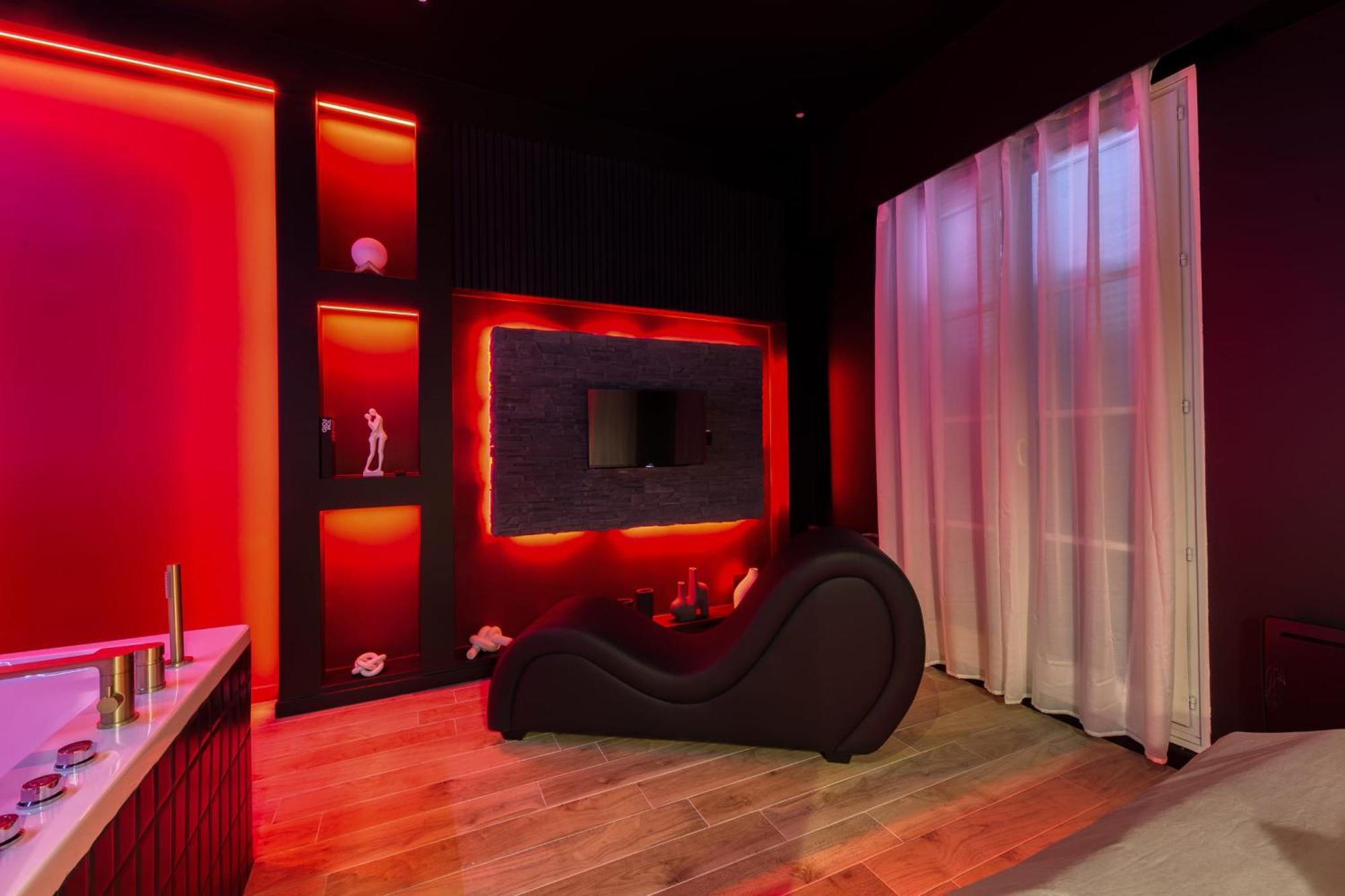 Suite Deluxe - Jacuzzi Melun Luaran gambar