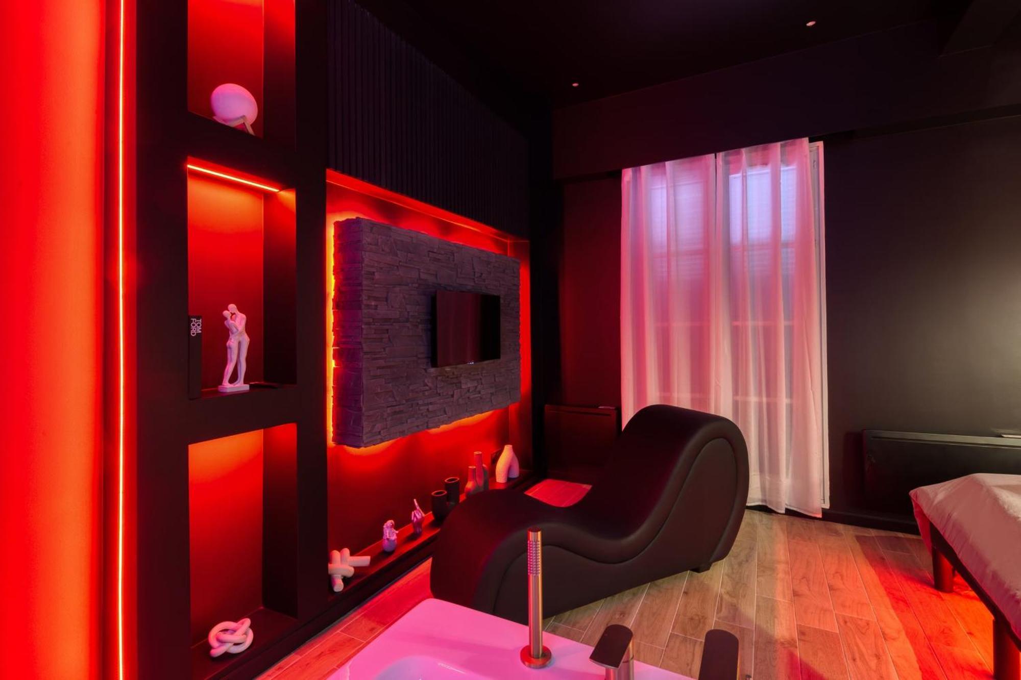 Suite Deluxe - Jacuzzi Melun Luaran gambar