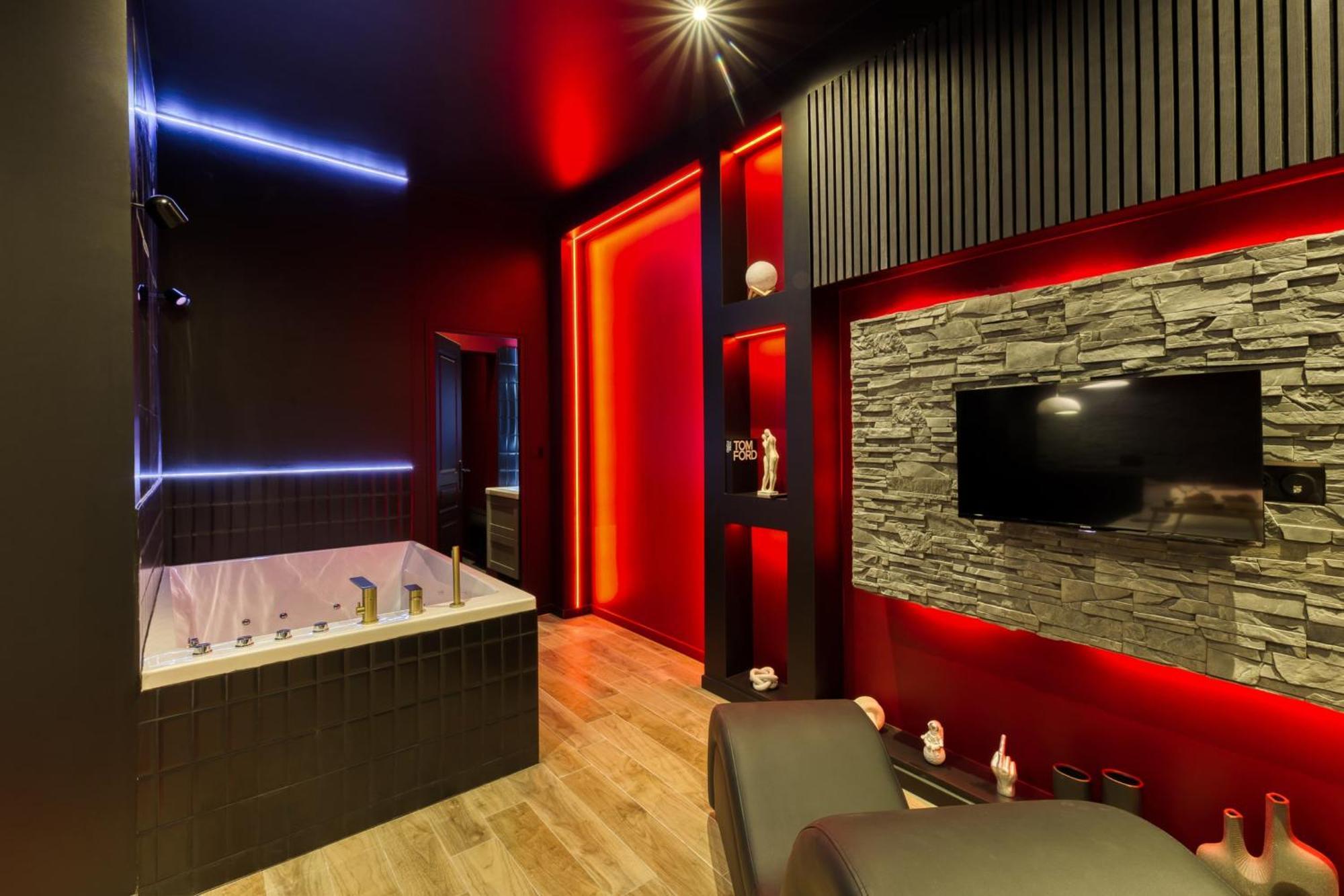 Suite Deluxe - Jacuzzi Melun Luaran gambar