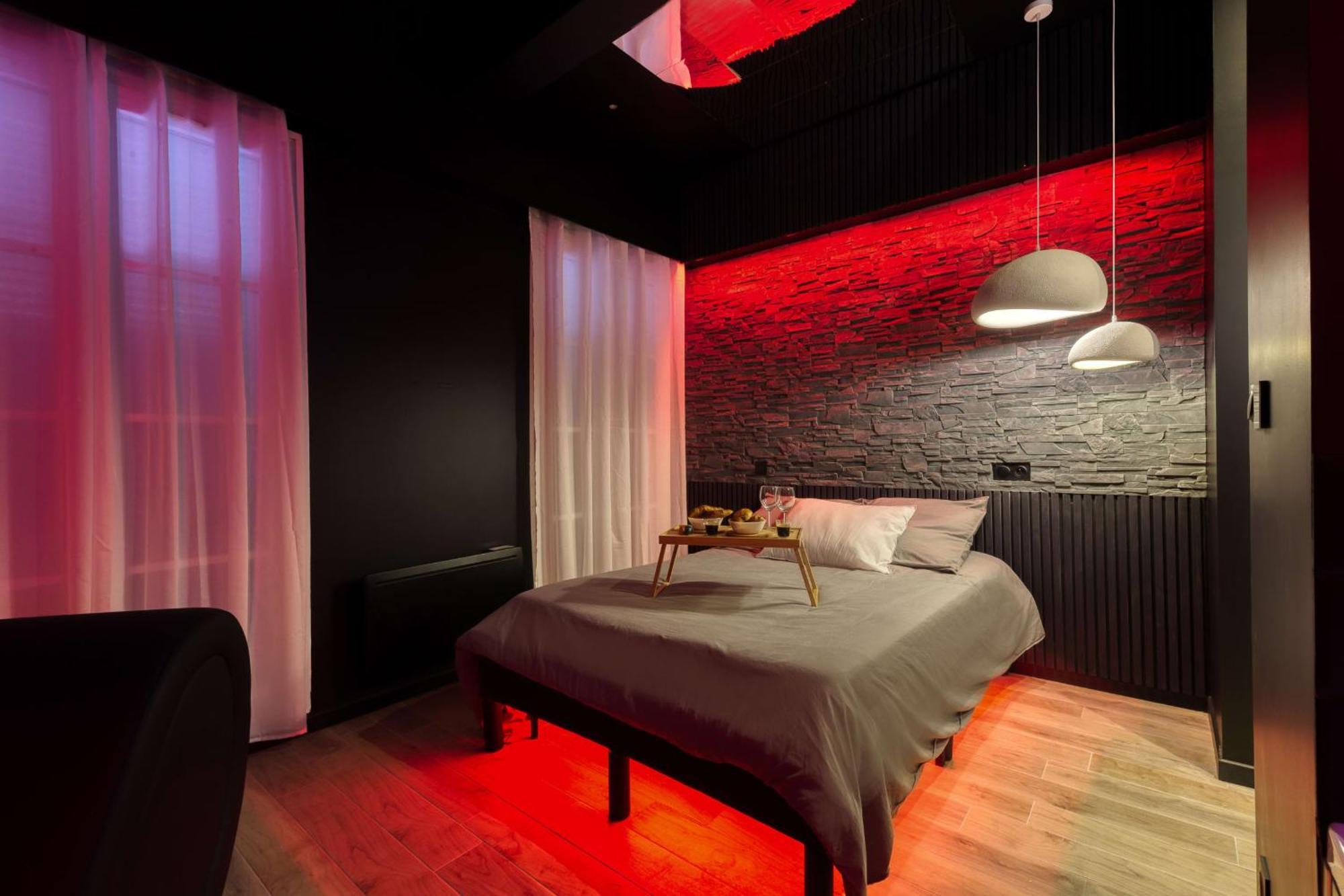 Suite Deluxe - Jacuzzi Melun Luaran gambar